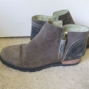 Sorel Distressed Leather Ankle Boots Size 8.5